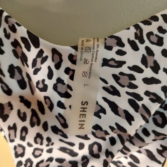 SHEIN swim bottom leopard - Picture 2 of 3